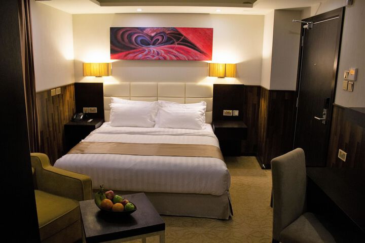 Room 42 of 107