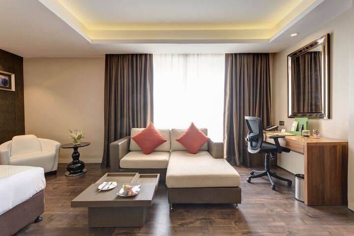 Room 5 of 78