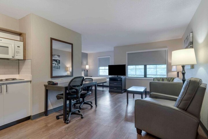 Room 7 of 30