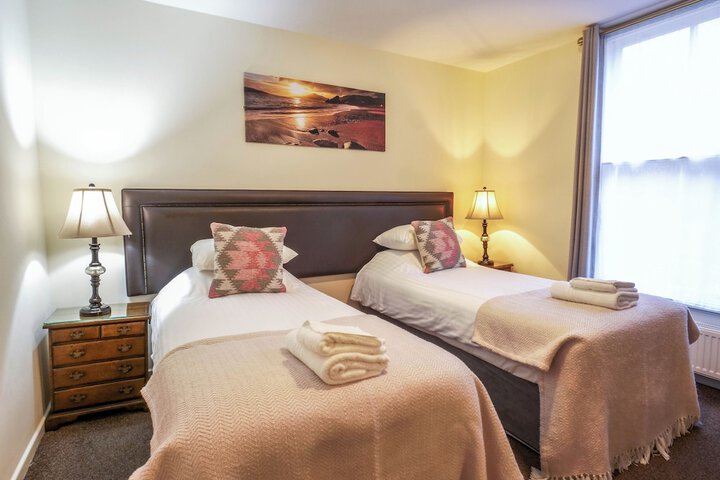 Room 6 of 264