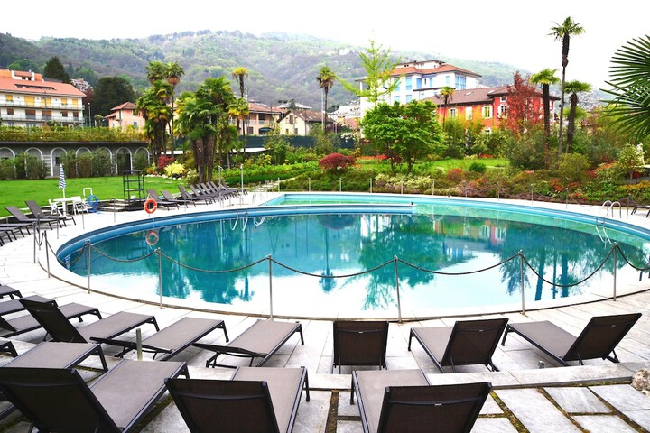 Pool 39 of 64