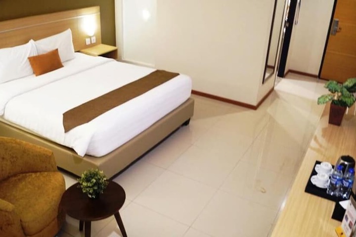 Room 10 of 53
