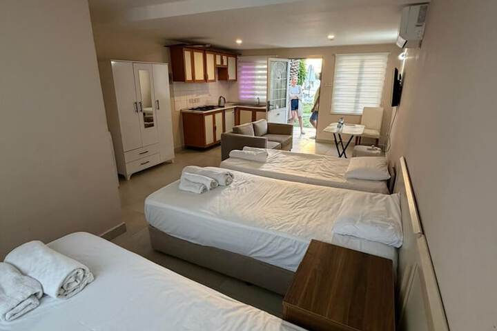 Room 6 of 26