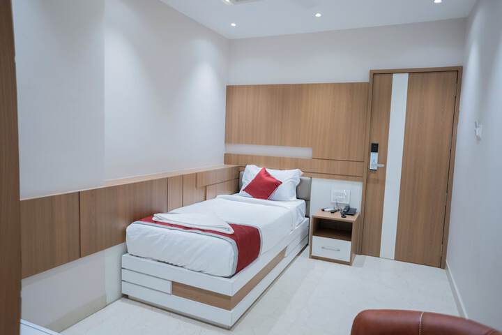 Room 26 of 34