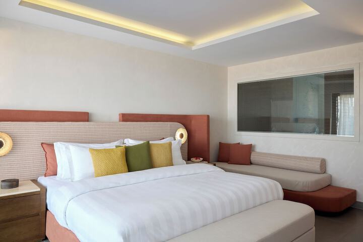Room 31 of 168