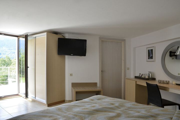 Room 11 of 130