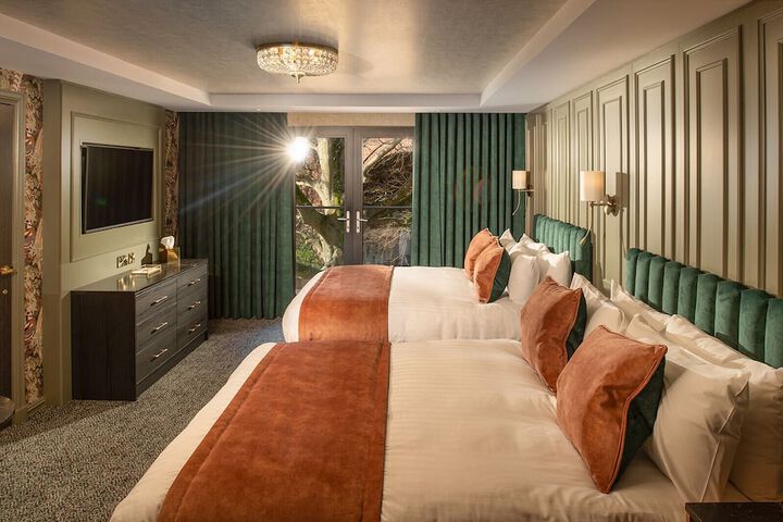 Room 10 of 42