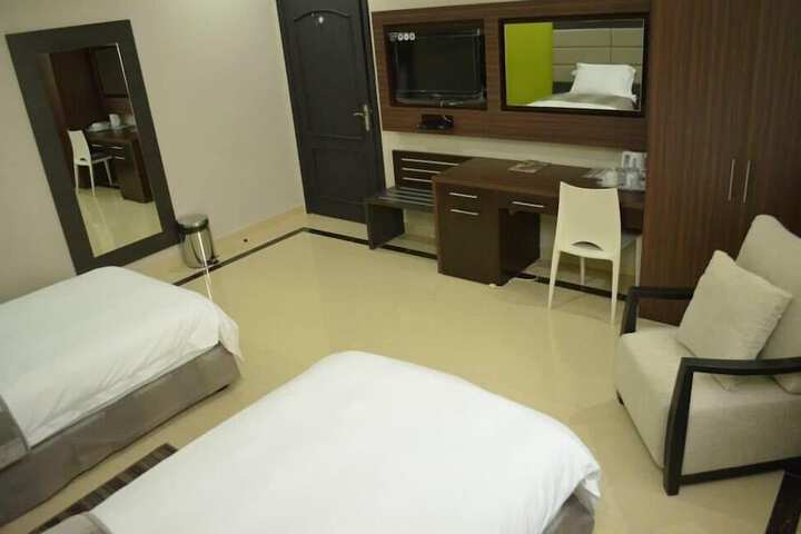 Room 13 of 24