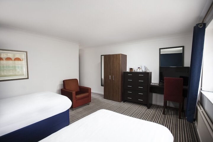 Room 7 of 114