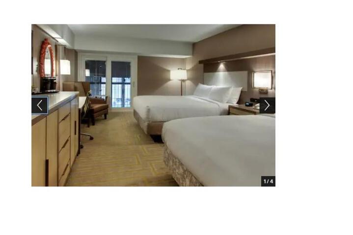 Queen Bed Accessible (3 of 10)