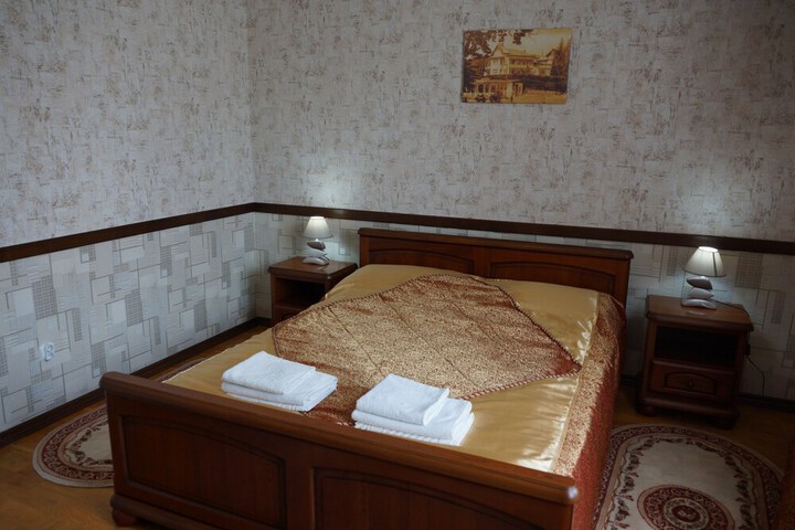 Room 8 of 40