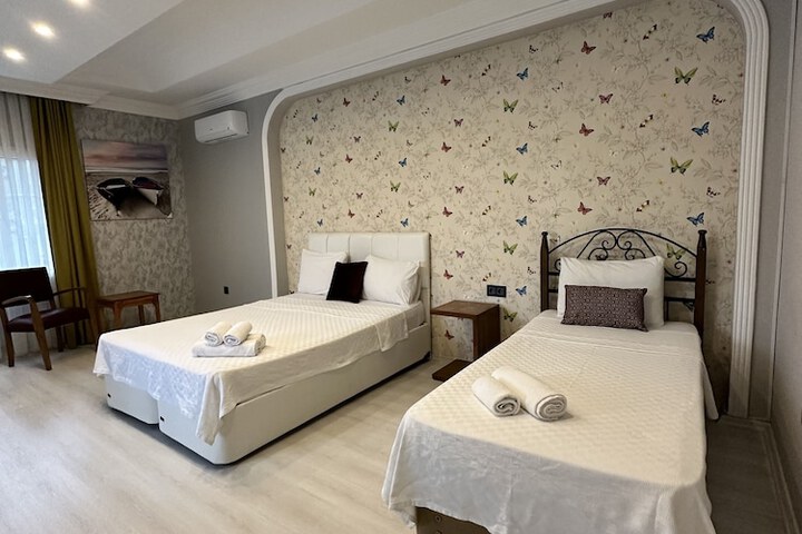Room 7 of 19