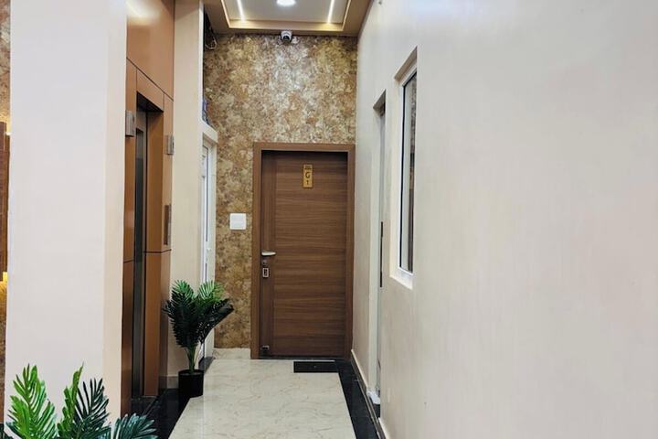 Hotel Interior 6 of 16
