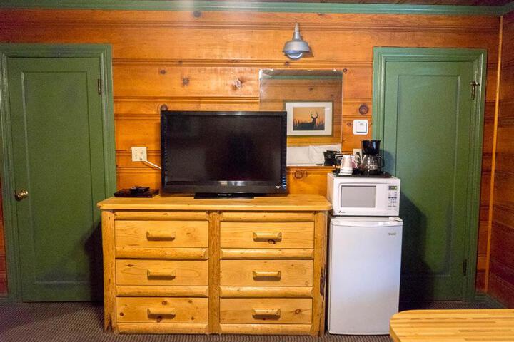 2 Double Beds Refrigerator, Microwave 05 (3 of 9)
