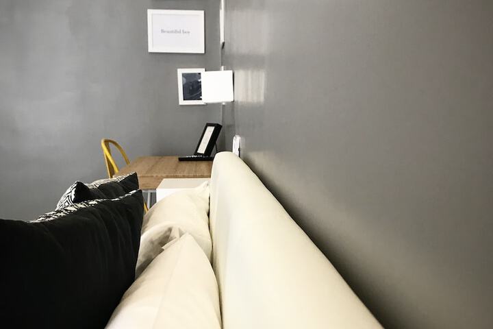Room 27 of 37