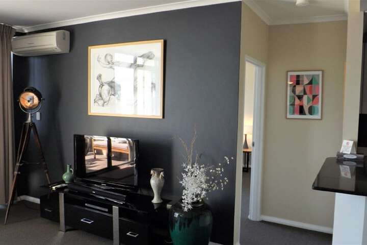 Room 18 of 33