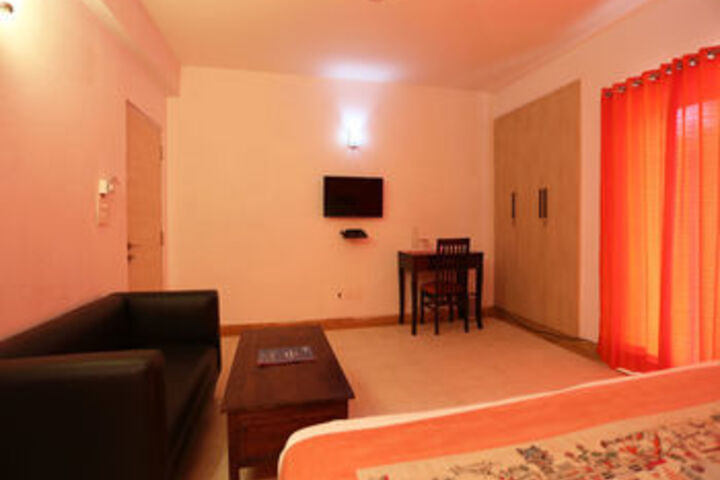 Room 25 of 42