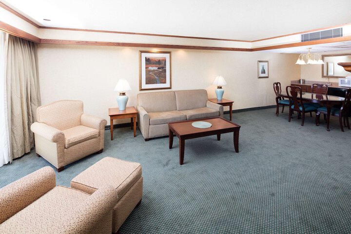 Room 9 of 63