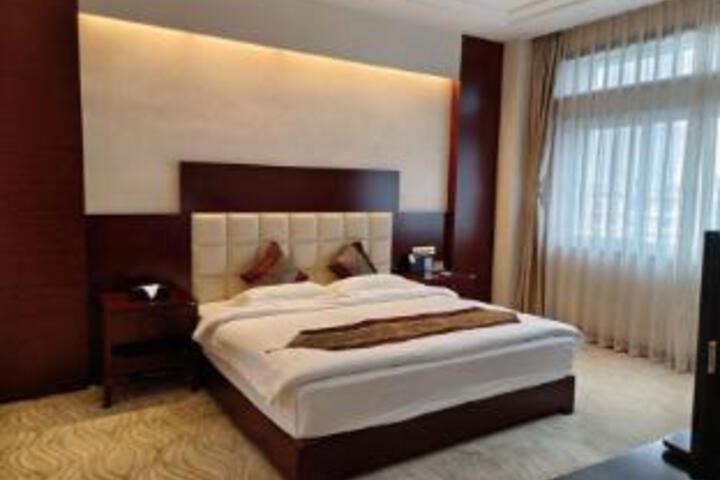 Room 4 of 6