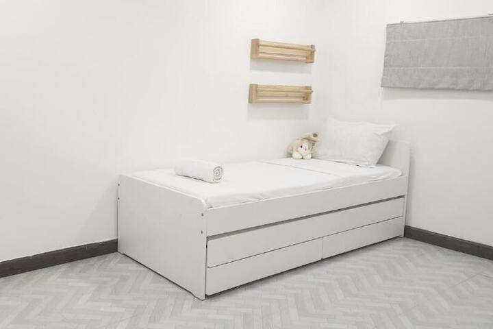 Room 4 of 15