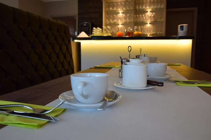Breakfast/Coffee Service 27 of 32