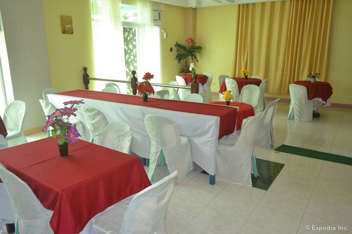 Ballroom/Hall 9 of 11