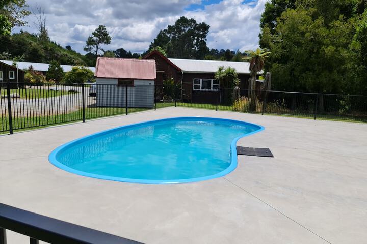 Pool 33 of 46