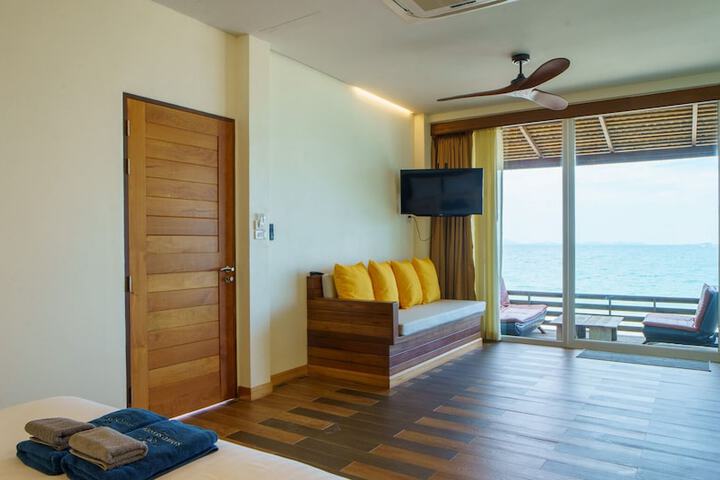 Room 14 of 170