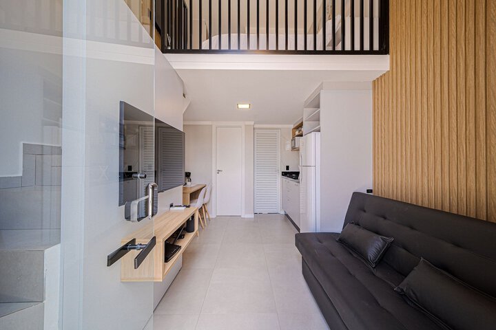 Room 6 of 13