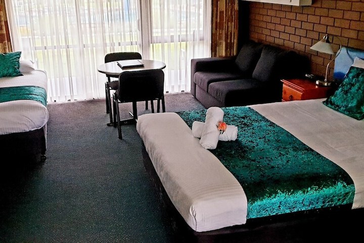 Room 19 of 99