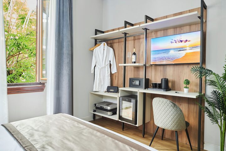 Room 6 of 31