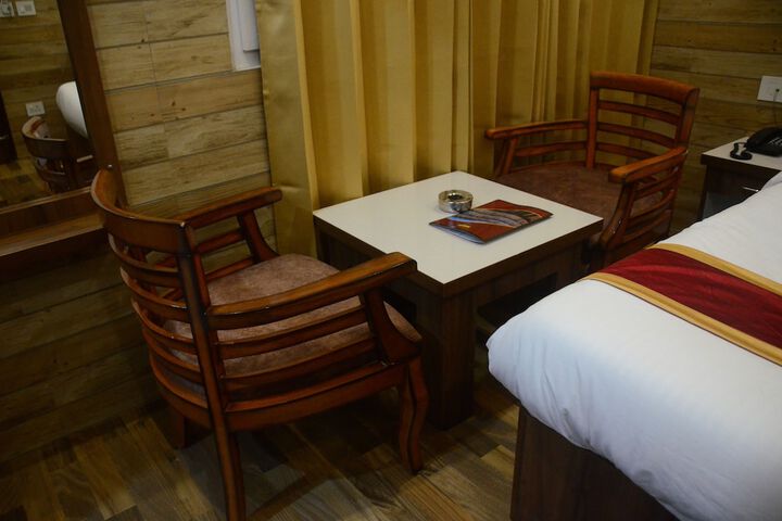 Room 9 of 40