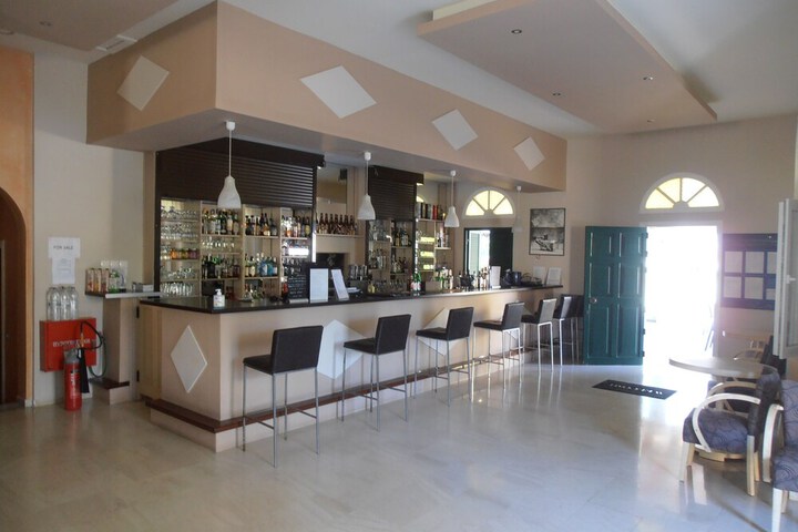 Lounge 41 of 46