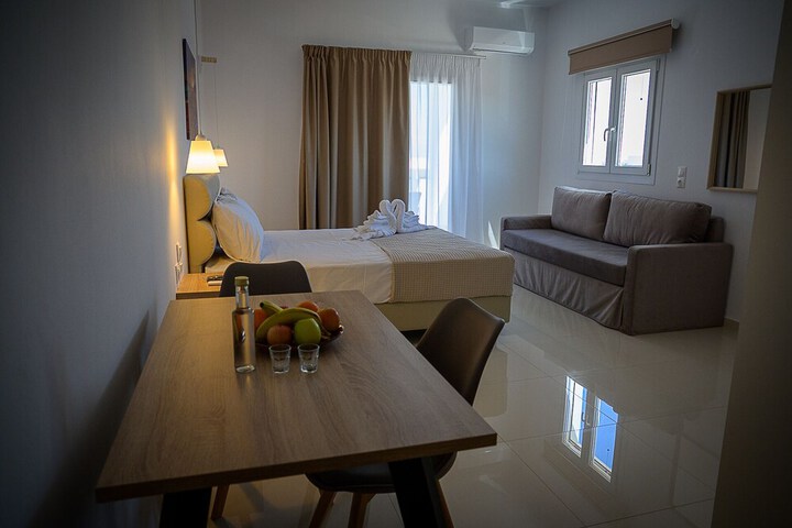 Room 14 of 77