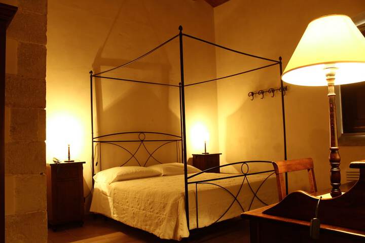 Room 6 of 7