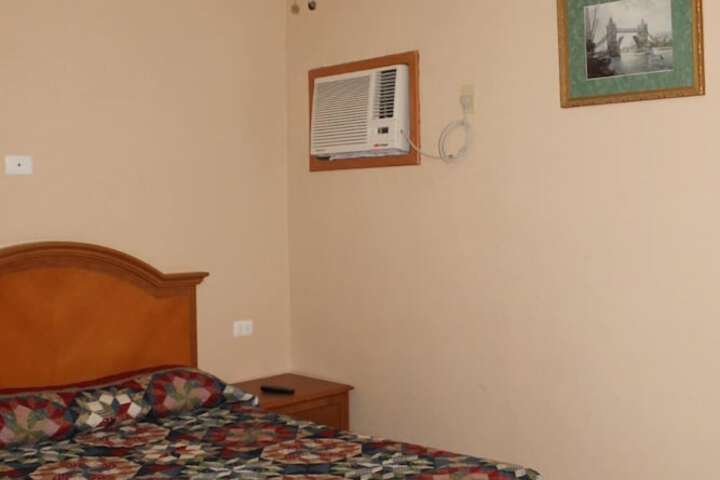 Room 12 of 18