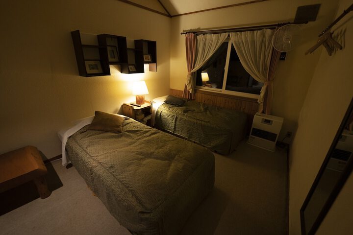 Room 17 of 258