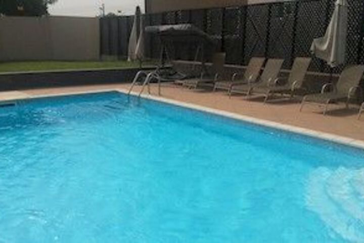 Pool 10 of 11