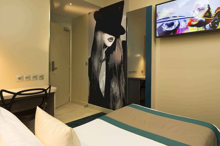 Room 26 of 74