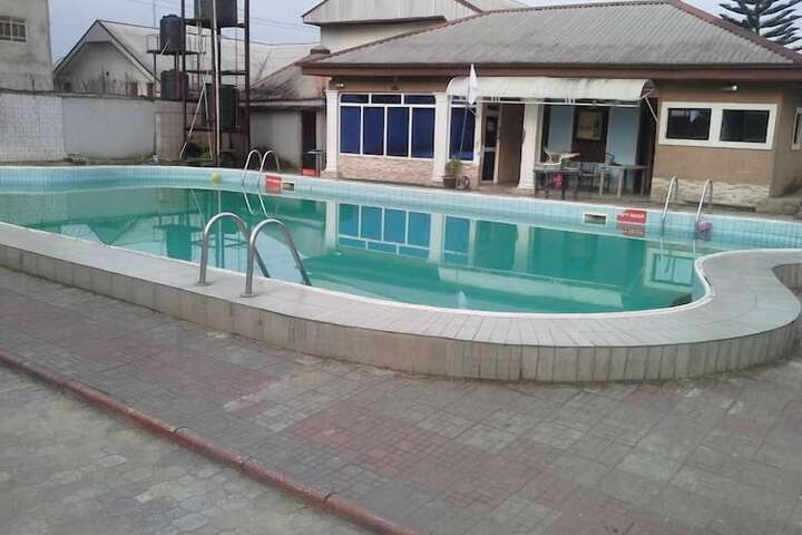 Pool 24 of 63