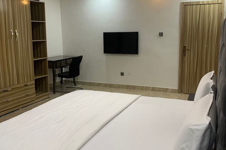 Room 16 of 23