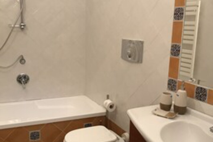 Room 3 of 21