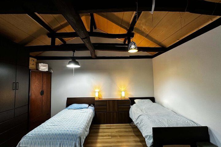Room 7 of 110