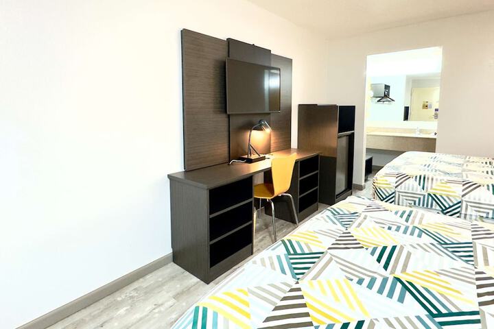 1 Double Bed Refrigerator, Microwave (17 of 21)
