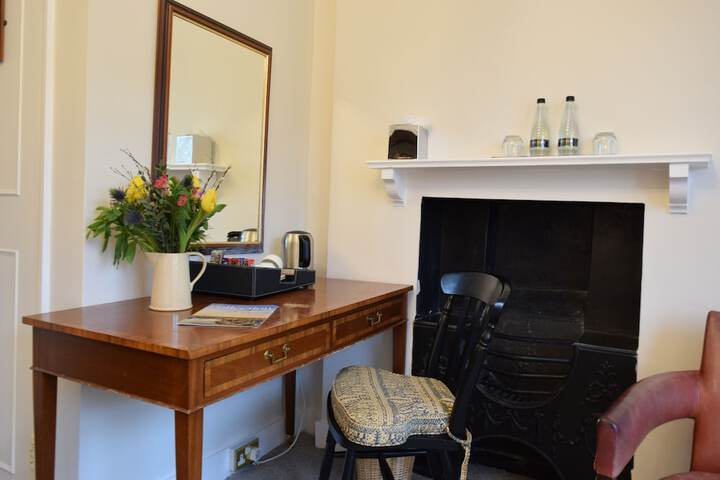 Room 15 of 77
