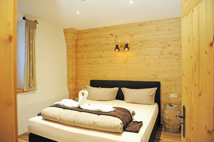 Room 8 of 37