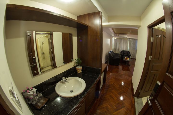 Room 14 of 69