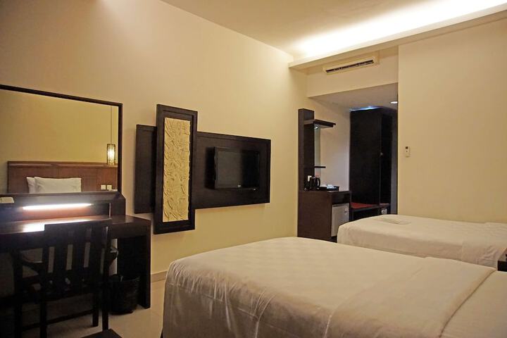 Room 28 of 85