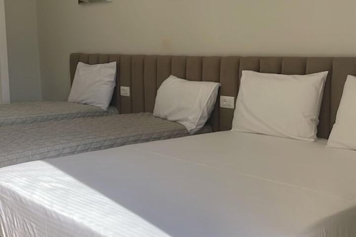Room 7 of 14