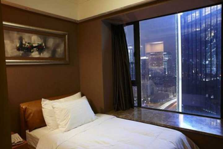 Room 10 of 51